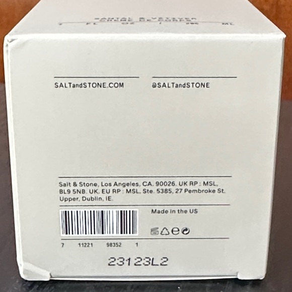 Santal & Vetiver Salt & Stone Body Lotion - Picture 7 of 10